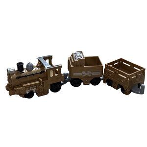 2006 Mattel GeoTrax Fisher-Price Gold Train Set With Cargo Cars
